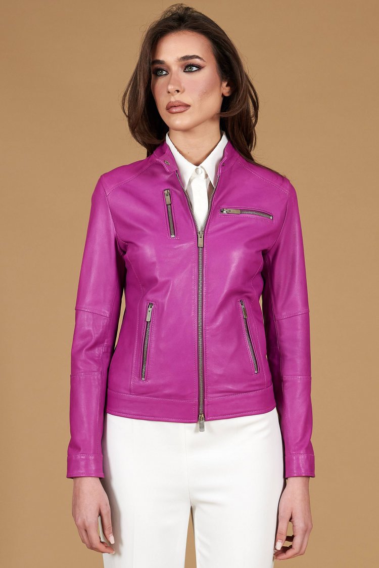 Lila bikerlederjacke...